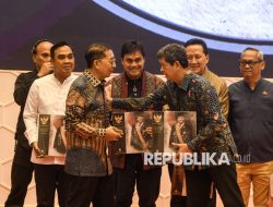 Kementerian Kebudayaan Luncurkan Piringan Hitam 8 Versi Lagu Indonesia Raya