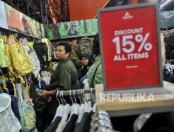 Daya Beli Melemah, Pemerintah Luncurkan Program Diskon Besar-Besaran