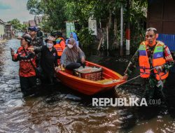 Banjir Tak Halangi Proses Distribusi MBG untuk Siswa PAUD di Palangka Raya