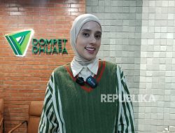Kisah Fairuz A Rafiq Salurkan Zakat Fitrah Lewat Gang-Gang Sempit Jakarta