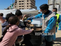 DD Salurkan Total 14.000 Paket Makanan Hangat untuk Sahur dan Berbuka bagi Warga Gaza