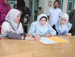 Ketua TP-PKK Rohil Hj. Basyariah Tinjau Kantor Dekranasda