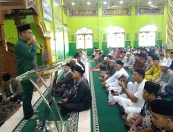 Wabup Rohil Sholat IdulFitri di Masjid Baiturrahmah Ujung Tanjung