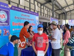 Tebar Kebaikan, Universitas BSI Berbagi Paket Puasa di Delapan Lokasi