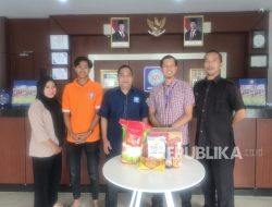UBSI Kampus Pontianak Berbagi Kebahagiaan Ramadan dengan CS, OB, dan Satpam