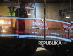 IHSG Sepekan Ditutup Melemah ke 6.897, Kapitalisasi Pasar Jadi Rp 12.098 Triliun