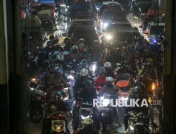 Pelabuhan Bakauheni Masih Dipadati Pemilir Hingga Senin Dini Hari