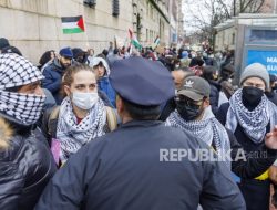 Retaknya Wajah Zionis di AS: 53 Persen Warga Pandang Buruk Israel