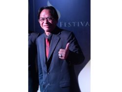 Ray Sahetapy Meninggal Dunia, Dewi Yull: Telah Berpulang Ayah dari Anak-anakku