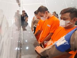 Polisi Tangkap Pelaku Curanmor Ojol dengan Modus Berpura-pura jadi Polisi di Bandung