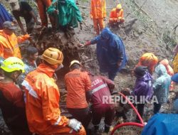 Longsor di Jalur Cangar-Pacet, 10 Orang Ditemukan Tewas