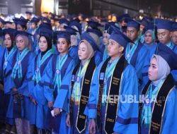 Sukacita dan Haru Warnai Wisuda ke-61 UBSI, Bukti Perjuangan Luar Biasa Para Wisudawan