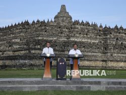 Macron Pamerkan Kunjungan ke Candi Borobudur di Instagram: Terima Kasih Indonesia Sambutan Hangatnya