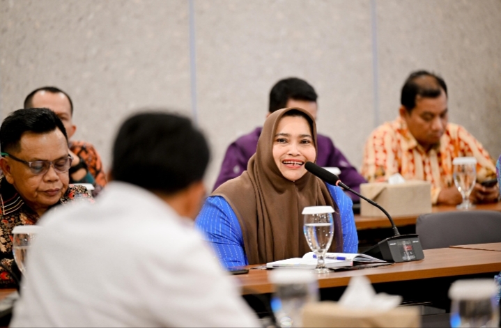 Bupati Kasmarni Ajukan Tambahan Kapal Roro ke Kantor Pusat PT ASDP di Jakarta