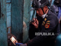 Bea Cukai Atambua Serahkan Barang Bukti Penyelundupan Pakaian Bekas ke Kejati NTT