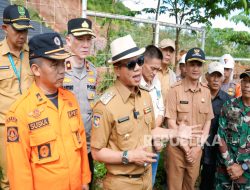 Gercep! Tinjau Lokasi Longsor Nagreg, Kang DS : Kantor Desa Kendan Ambruk, 60 Rumah Warga Terancam