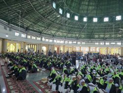 Wabup Rohil Jhony Charles Lepas Keberangkatan CJH Dari Masjid Nur Afandi Ujung Tanjung