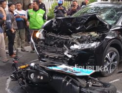 Kecelakaan Mobil Beruntun di Bandung, Satu Pengendara Motor Ikut Terseret Hingga Tewas