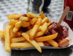 Darah dan Urine Bisa Deteksi Seberapa Banyak Kamu Makan Junk Food