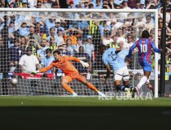 Crystal Palace Cetak Sejarah Juara Piala FA untuk Kali Pertama, Man City tanpa Trofi Musim Ini