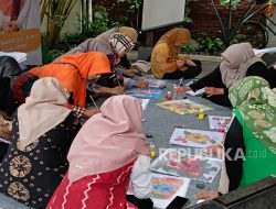 Ratusan Warga Bandung Antusias Ikuti Workshop Membuat Batik dengan Lilin Dingin