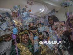 Prosesi Saro-Saro, Tradisi Unik Sambut Pasangan Pengantin di Ternate
