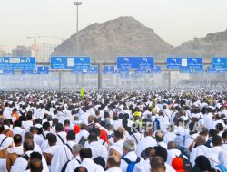 Hari Pertama Idul Adha, Dua Juta Jamaah Haji Lempar Jumrah