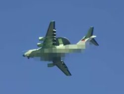 Pesawat Radar Baru China Terpantau Berada di Lapangan Terbang