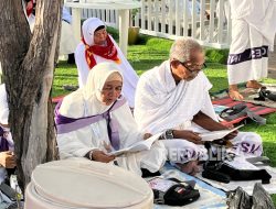 Khusyuknya Jamaah Haji RI Bermunajat di Arafah