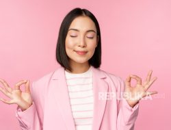 Setop Ribet! Ini 6 Cara Mindfulness Simpel Bikin Kamu Tenang, Bahkan di Kantor