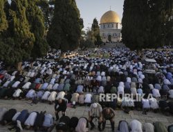 80 Ribu Warga Palestina Sholat Idul Adha di Al Aqsa Meski Dibatasi Israel