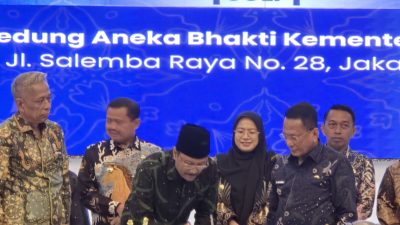 Bupati Rohil Teken MoU Sekolah Rakyat di Kemensos