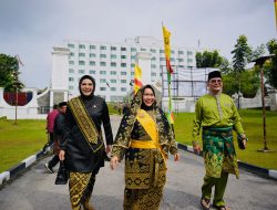 Kapolri Terima Penganugerahan Adat Ingatan Budi dari LAM Riau, Bupati Bengkalis Hadiri Prosesi Penganugerahan