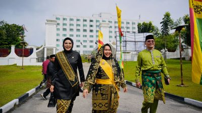 Kapolri Terima Penganugerahan Adat Ingatan Budi dari LAM Riau, Bupati Bengkalis Hadiri Prosesi Penganugerahan