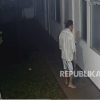 CCTV Rekam Penjaga Indekos Intip Kamar Diplomat Malam Sebelum Korban Ditemukan Tewas