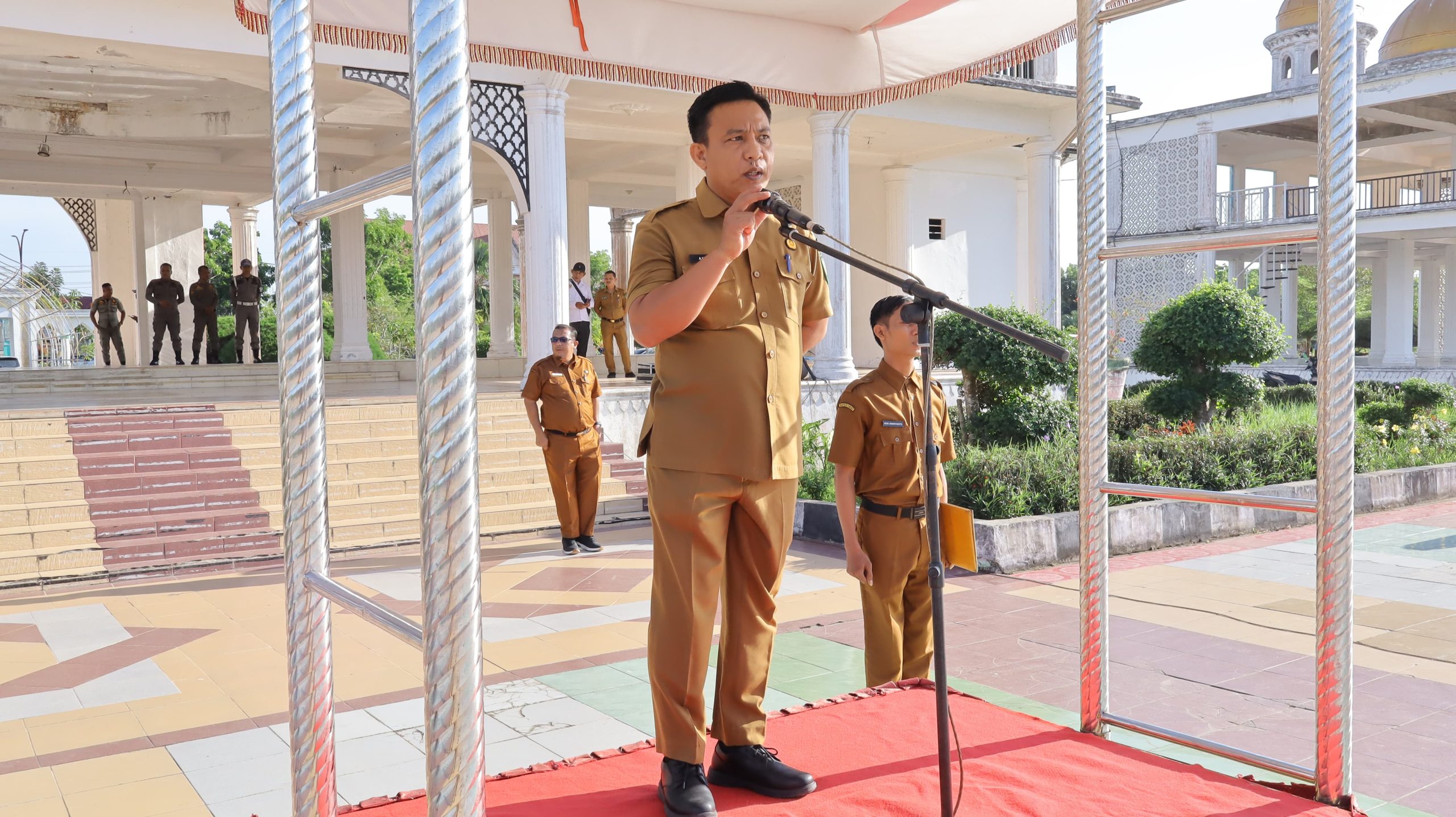 Pimpin Apel Bersama ASN di Lingkungan Pemkab Rohil, Andi Rahman Ingatkan Jangan Bakar Lahan