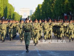 Satgas Patriot II Indonesia Sedot Perhatian Saat Tampil di Bastille Day