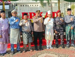 Kenakan Pakaian Kebesaran Adat Melayu, Sekda Pimpin Upacara HUT Riau ke-68 di Rohil