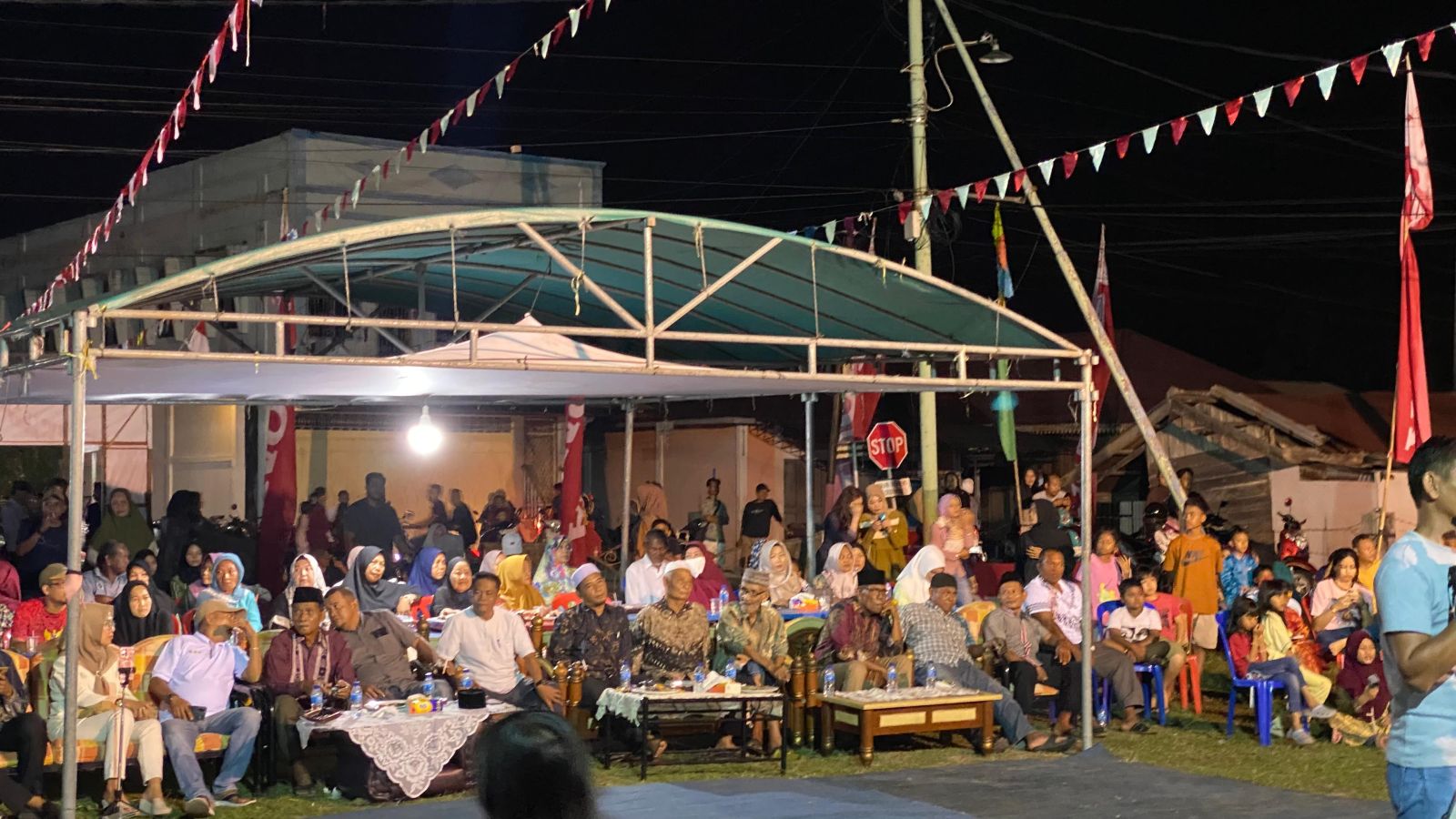 Pesta Rakyat RT 004 RW 002 Rimba Sekampung Sempena HUT ke-80 Republik Indonesia Berlangsung Meriah.