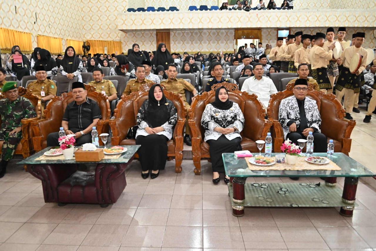 Pengurus PGRI Bengkalis Dilantik, Bupati Kasmarni Minta PGRI Perkuat Peran Guru Sebagai Ujung Tombak Kemajuan Bangsa