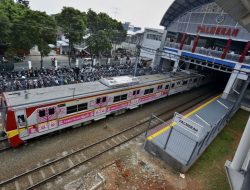 KCI Umumkan Layanan KRL Stasiun Tanah Abang-Palmerah Ditutup Sementara, Imbas Demo di Senayan