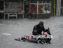 Drainase Buruk, Kawasan Kutabumi Tangerang Kerap Terendam Banjir saat Hujan Deras
