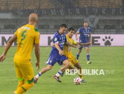 Debut Thom Haye di Persib Diwarnai Kemenangan atas Persebaya