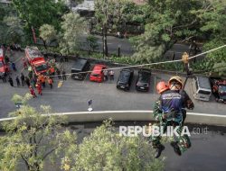 Melihat Simulasi Penanganan Bencana Gempa Bumi di Solo