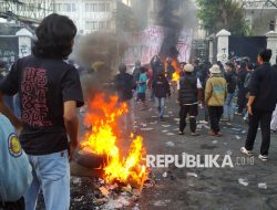 Kronologi Polisi: Aksi Anarko Paksa Aparat Tembakkan Gas Air Mata, Asap Tertiup Angin ke Arah Unisba
