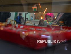 Harga Emas Hari Ini, Antam Meroket ke Rp 2,32 Juta per Gram
