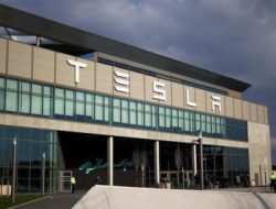 Penjualannya Jeblok, Tesla Malah Tingkatkan Produksi Pabrik