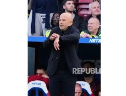 Liverpool Kalah 1-2, Arne Slot Akui Ketangguhan The Eagles