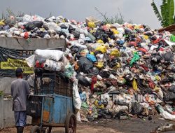 Ritase Pengangkutan Sampah ke Sarimukti Terus Berkurang, Bandung Terancam Darurat Sampah