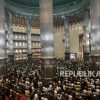 Main HP saat Khutbah Shalat Jumat Berlangsung, Bolehkah?